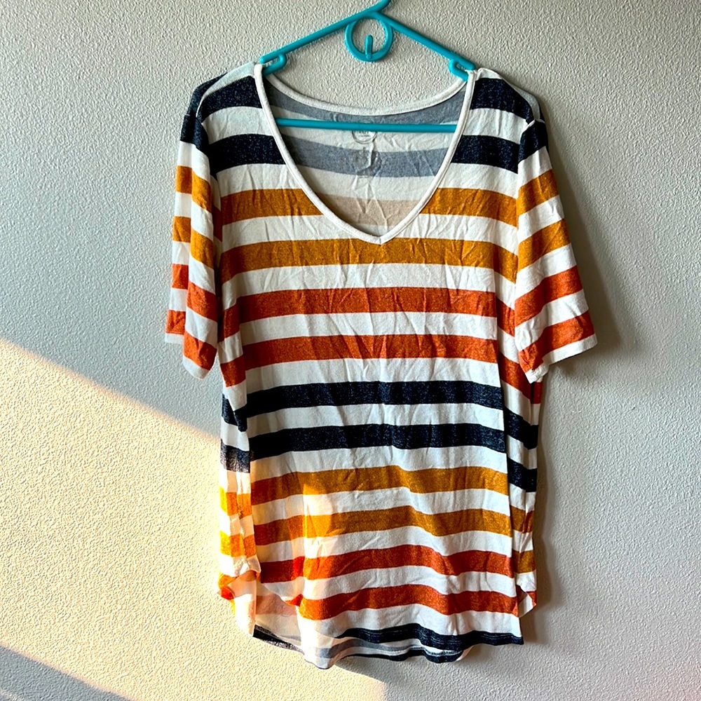 Long tee shirt, dressy.